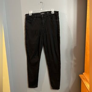 Lucky Brand Black Denim Skinny Jeans!